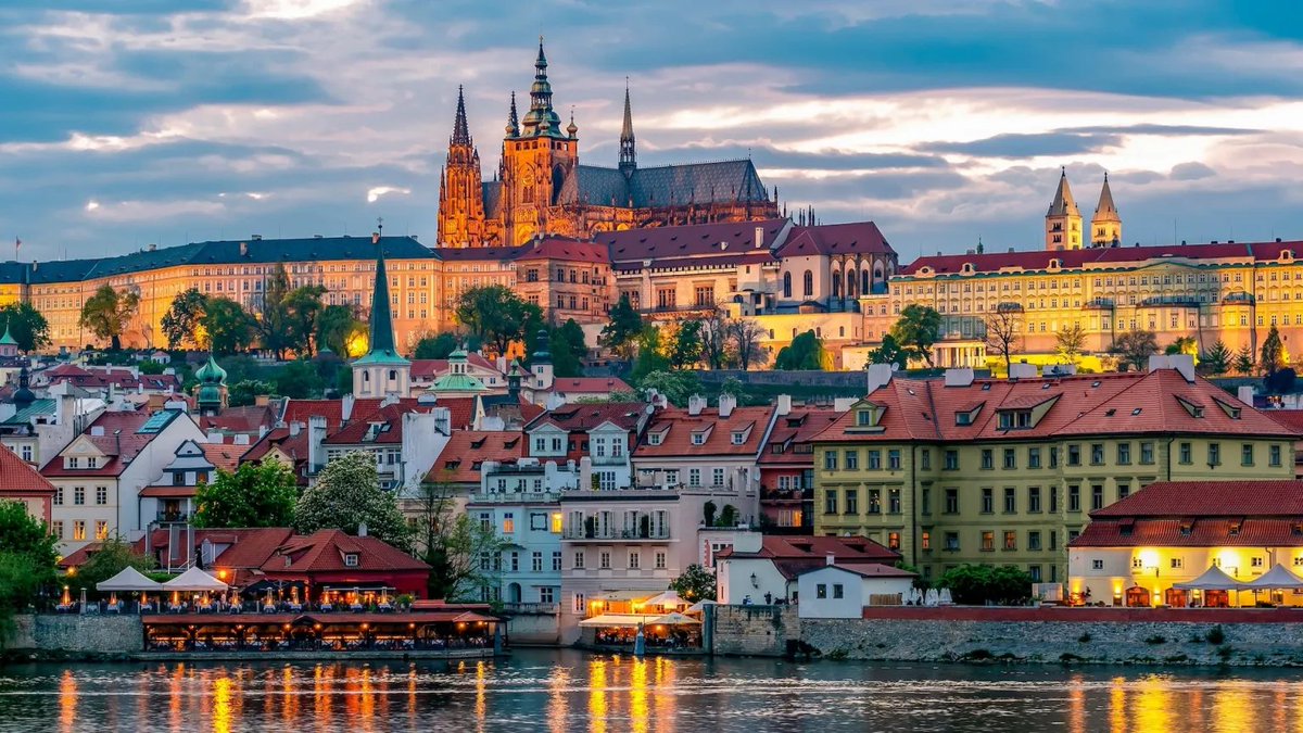 traveltipswlove's tweet image. Trying to figure out where to stay in Prague? I rounded up my best hotel picks for couples, solo travelers, families, lower mobility, business trips, fairytale vibes, budgets, and more. 🇨🇿
traveltipswithlove.com/2026/04/11/whe…
#Prague #Czechia #PragueHotels #WhereToStayInPrague #TravelTips