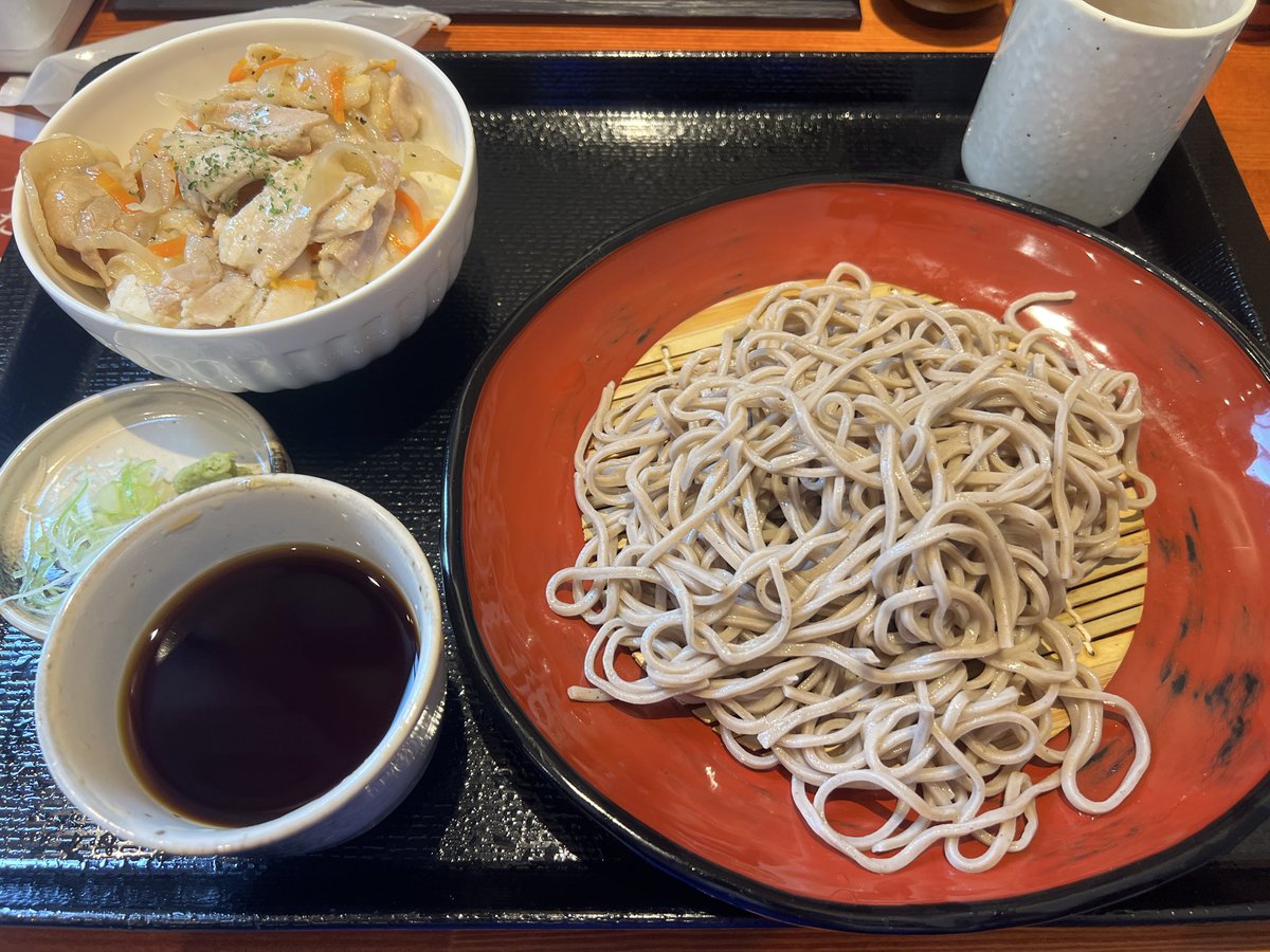 negisio8's tweet photo. そば香房 佐吉 八木田店

蕎麦ランチ
田舎蕎麦
塩豚丼 https://t.co/NDU5FOG99y