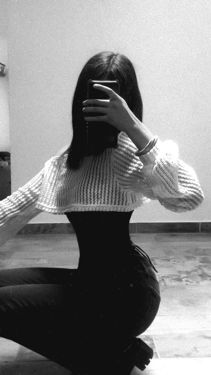 ⋆ conn. 🦇 tweet media