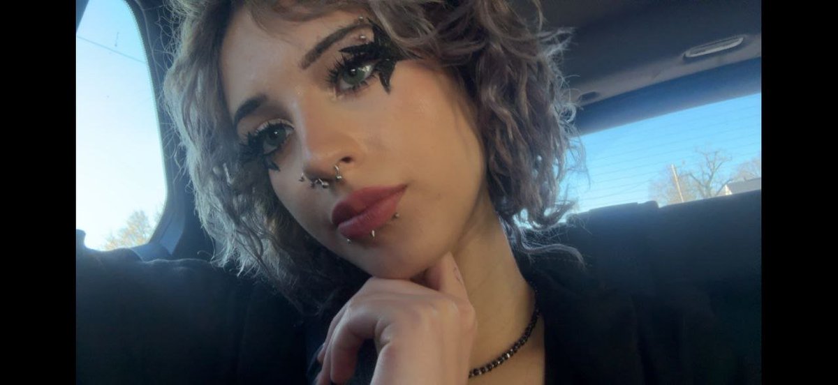 zerafindme's tweet photo. makeup kinda ate https://t.co/oUqHqdgn8b