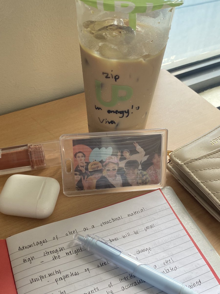 bibacrumbs's tweet image. but who’s viva?