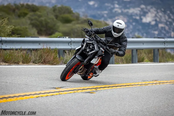 MoreMotorcycles's tweet image. 2026 #KTM 990 Duke R

🧵
1