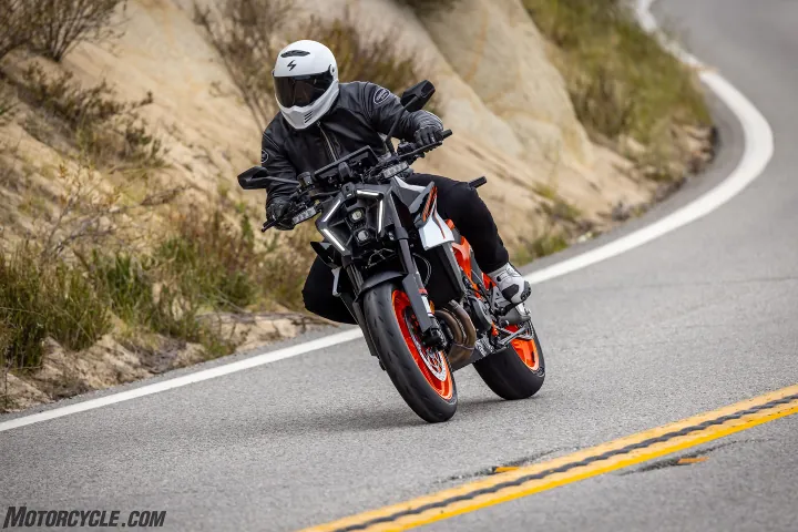 MoreMotorcycles's tweet image. 2026 #KTM 990 Duke R

🧵
1