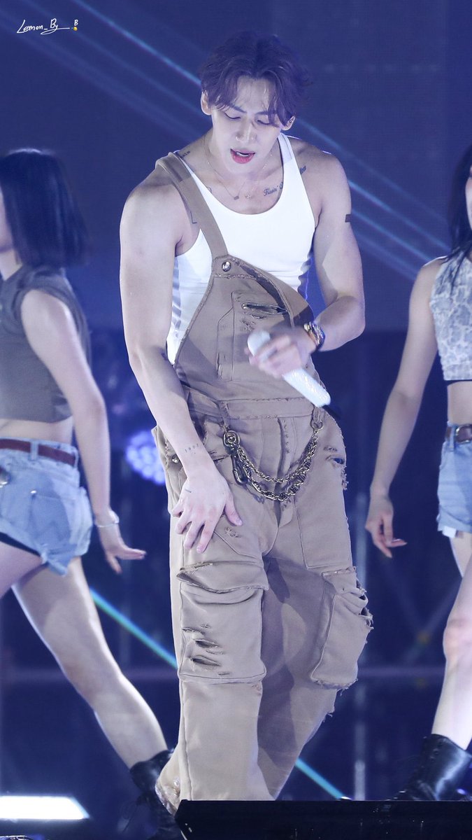 เห็นรอยสักใหม่ที่บ่าแล้วว 

#BAMBAMxPHAYAO2026
#BamBam <a href="/BamBam1A/">BamBam</a>