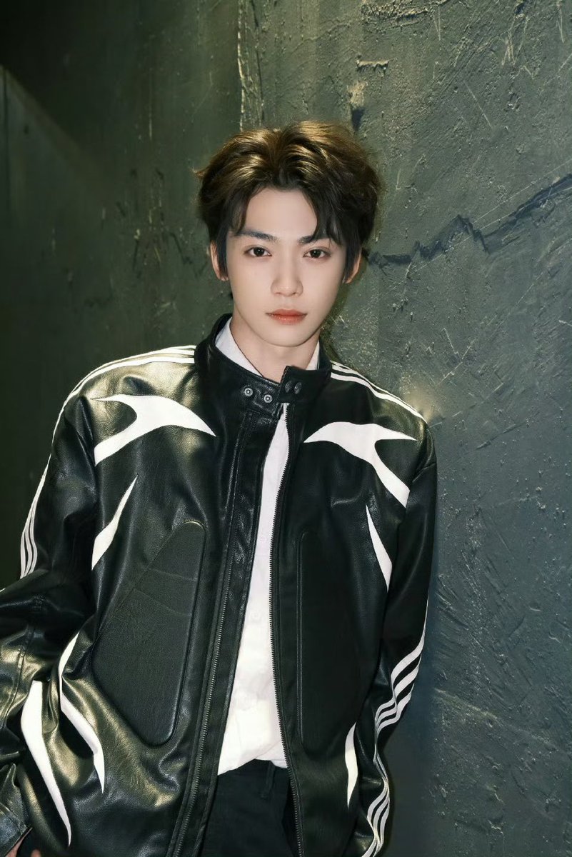 Tianziyu_korea's tweet photo. 260414 즈위 공작실 WB 🆙

오늘은 cool boy 😎

🔗 : https://t.co/Fai5fIhE0y https://t.co/n4Ecl8kLmm