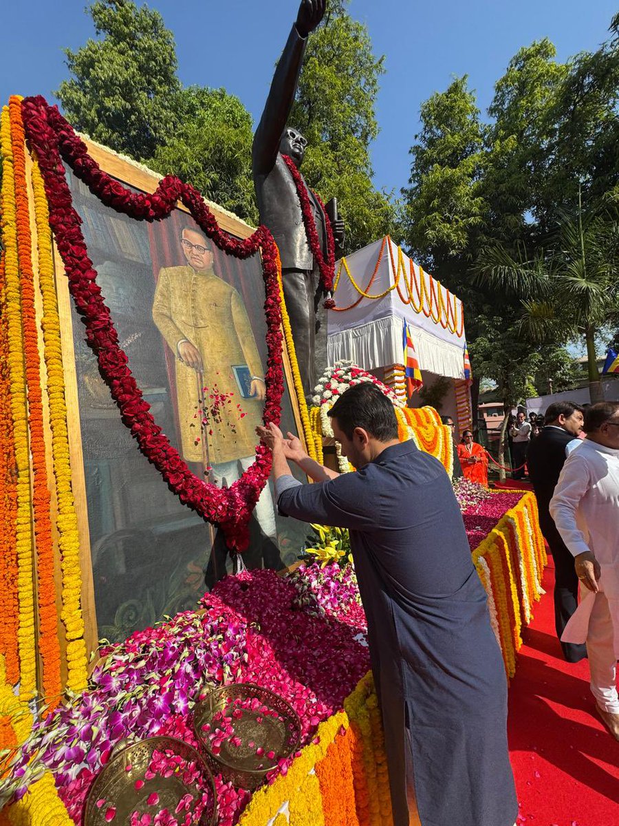 अंबेडकर जयंती के अवसर पर माननीय केंद्रीय मंत्री श्री जयन्त चौधरी जी ने पुराने संसद परिसर में भारत रत्न बाबा साहेब भीमराव अंबेडकर जी की प्रतिमा पर पुष्पांजलि अर्पित की।
#AmbedkarJayanti