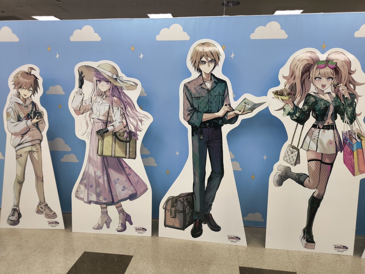 ダンガンロンパシリーズ等身大パネル 4人ずつだとスーダン左右田なんだ