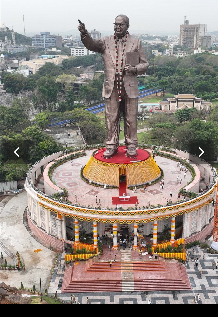 विश्व के सबसे बड़े लोकतंत्र के निर्माता, महान समाज सुधारक, महिला उत्थान करोड़ों लोगों के प्रेरणास्रोत #भारत_रत्न डॉ. बी.आर. अंबेडकर जी की 135वीं जयंती पर उन्हें शत् शत् नमन! 
सभी देशवासियों को अंबेडकर जयंती की हार्दिक शुभकामनाएँ!💙
#जय_भीम! #जय_भारत! #जय_संविधान! #AmbedkarJayanti