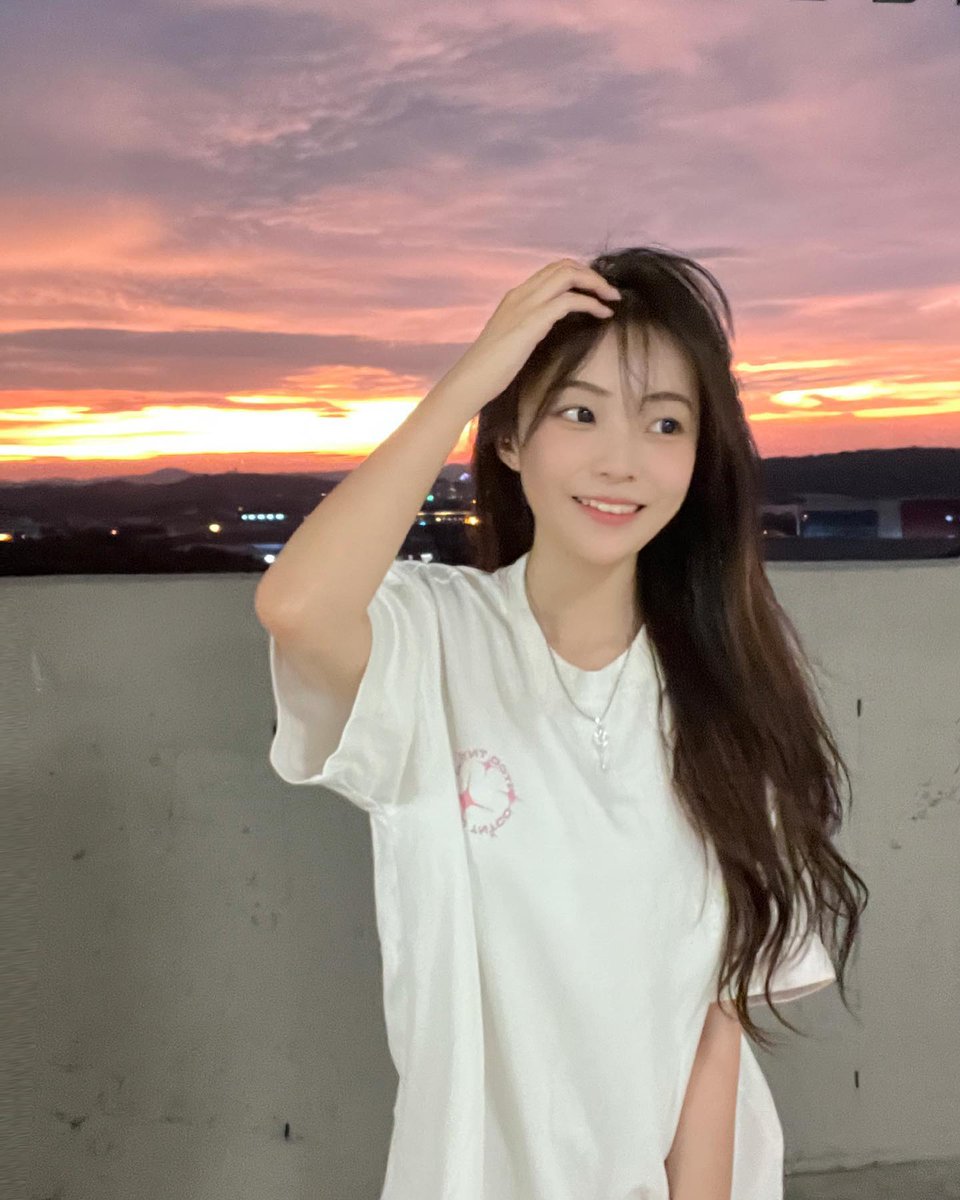 Daniel Lee tweet media