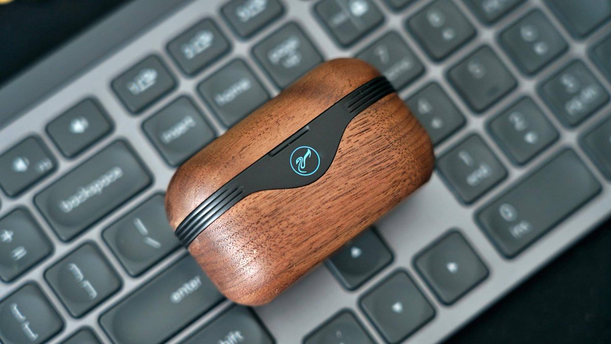 SantoshkYa1748's tweet image. "Unboxed this must-have gadget — sleek, compact, and exactly what I needed!  #TechUnboxing #MustHave"