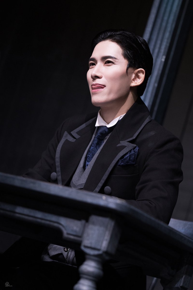 flowerypic's tweet photo. 260412 3:00 연극 지킬 앤 하이드 | 싸인회 
#정동화 퍼포머 https://t.co/3NBrWZEmSj