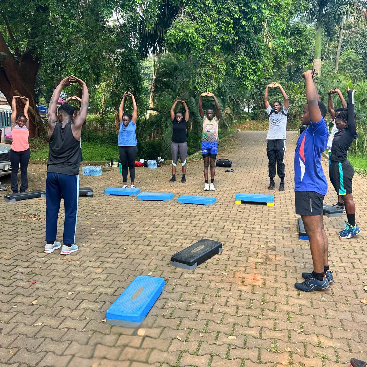 li0nsdenfitness's tweet image. Another week, another HUNT! 🦁

Here’s a recap of our workout last Saturday at Makerere University💪🏾

We do this ALWAYS! 

#fitness #makerere #bodygoals #workout #lionsden