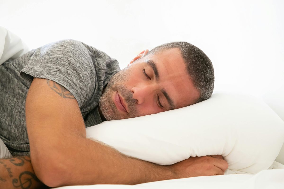 lacatalyse's tweet image. 😴 Apnée du sommeil : comment la PPC peut transformer vos nuits ? Un flux d’air pressurisé pour éviter les micro-réveils. À tester si vos nuits sont agitées : lacatalyse.fr/appareil-ppc-a… #Sommeil #Respiration