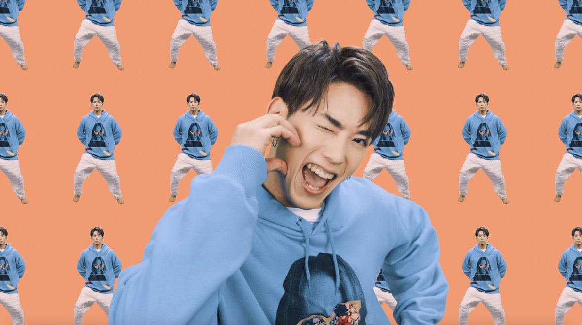 モナキ tweet media