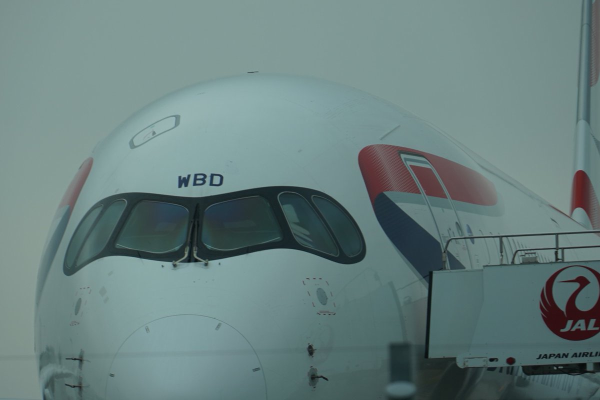 asahi_aviation's tweet photo. ブリティッシュ・エアウェイズ、エアバスA350 XWB（Extra Wide Body）、機体記号G-XWBD、BAのA350-1000４号機です。ロールス・ロイス トレント XWBエンジンはA350 XWBのみに搭載されており、ロールス・ロイスお得意の３軸式ターボファンエンジンです。（吉） https://t.co/ZcgU4q0FCk