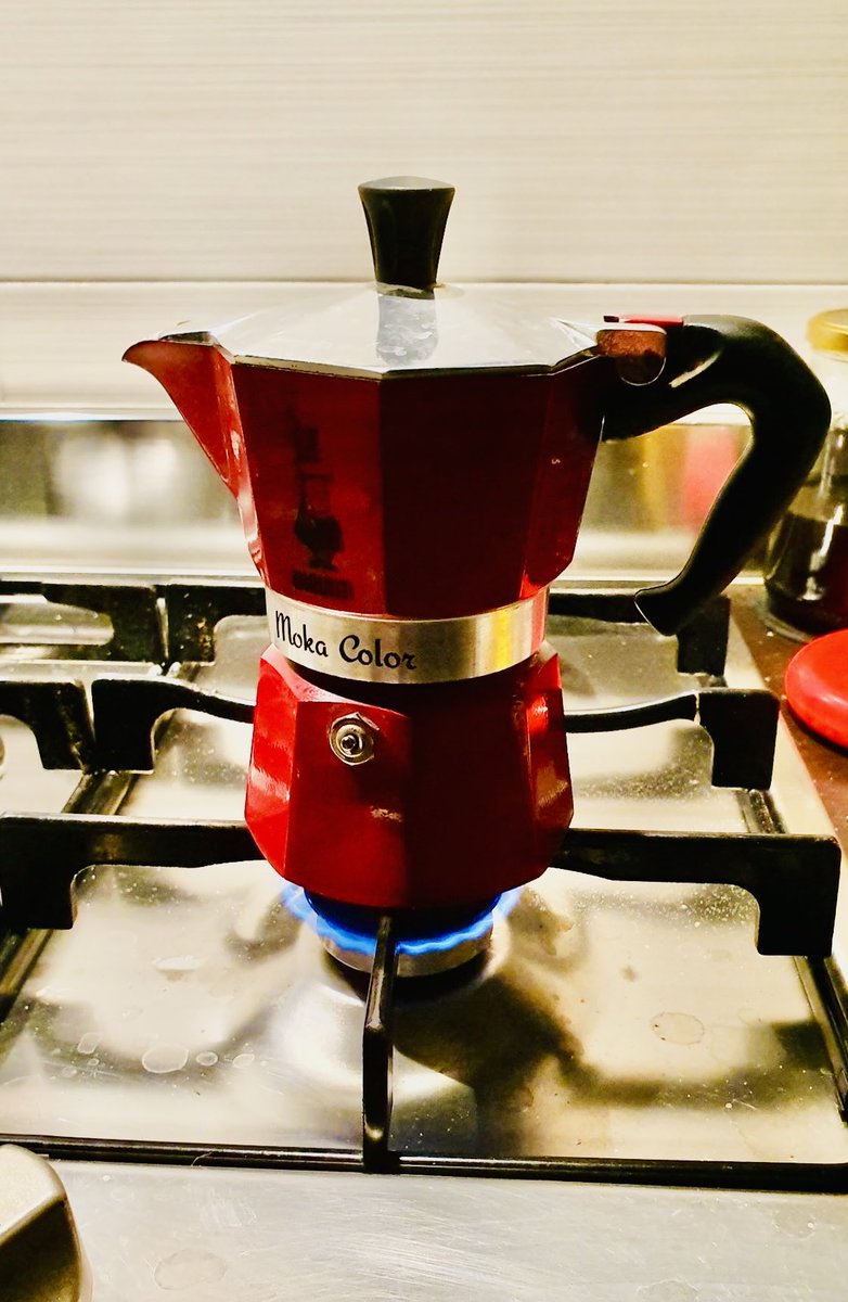 sono_selvatica's tweet photo. Buondì my friends!! Vi vedo che non siete ancora svegli al 100%.
Qui urge Santa Moka, dai… ☕️ https://t.co/nOadiFbAnu