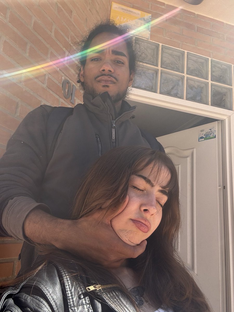 demografa's tweet photo. esto para las feas k les jode verme feliz https://t.co/qfnpR01YIS