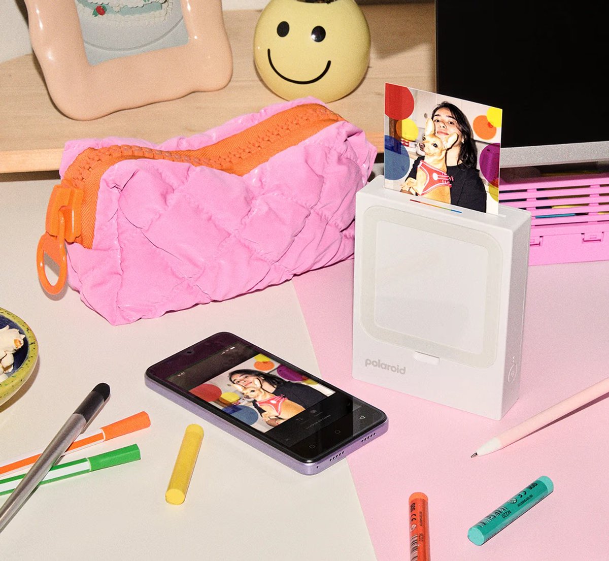 stufflistings's tweet photo. Polaroid made a digital photo frame that also doubles as a photo printer.

Keep it on your desk or print the photos via the companion app. The prints are peel-and-stick style.

The Polaroid Hi-Print 3x3 Photo Printer... https://t.co/ZqR2aFTDkt