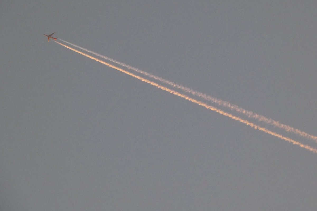 HublinPatrick's tweet image. #peking-#dublin #hainanairlines klo 5.29-5.37 14.4.2026. #särkiniemi #kuopio #pohjoissavo #northsavo #itäsuomi #eastfinland. Flightradarin mukaan ensimmäisessä kuvassa kone #koli #pielinen #juuka #pohjoiskarjala #northkarjala yllä.