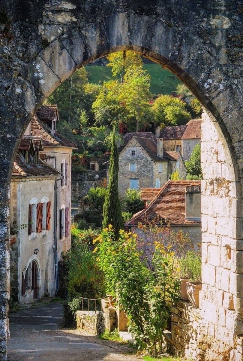 moraimauy's tweet image. Saint Cirq Lapopie 

                         #France