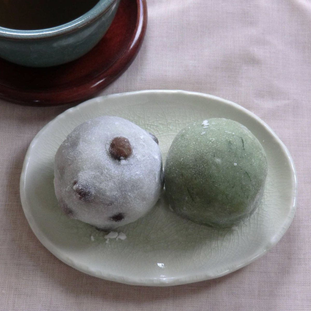 funaya_shugetsu's tweet photo. 「毎月15日はお菓子の日」

船屋秋月では毎月お菓子の売出しをしています。
今月の「ひとくち餅」は「桜じょうよう」です。もちろん「豆大福、草大福」もございます。
数に限りがございますのでお早めにどうぞ！！

#船屋秋月 #ひとくち餅 #大福 https://t.co/rsLurnyMn4