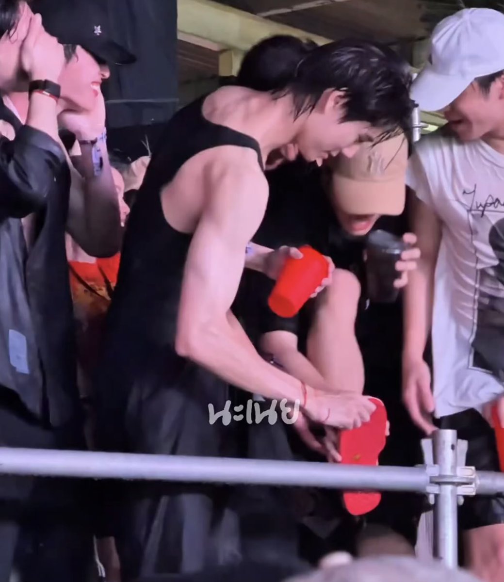 🕷️🫦🕷️💅🏻 tweet media