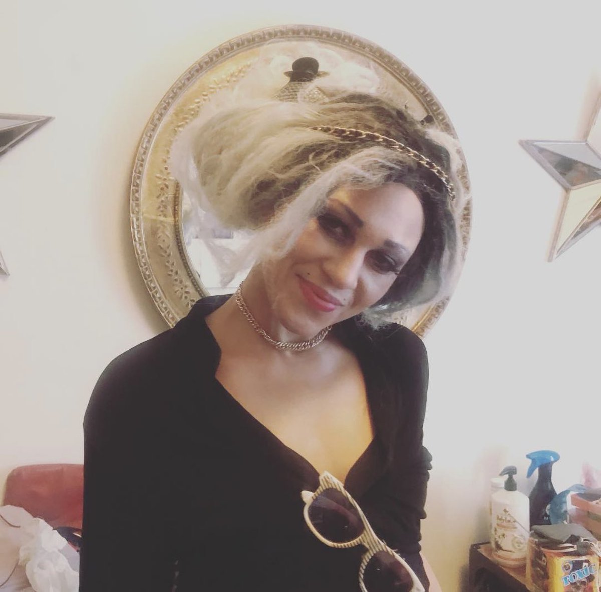 hotblkcadi's tweet photo. @war24182236 Elizabeth used to be my neighbor. This is heartbreaking. She was such a special character. She would show up to my room multiple times a day , each time looking different.  I made her a TikTok years ago called my_friend_elizabeth. Rest easy girl. https://t.co/FWb8P3pEJN