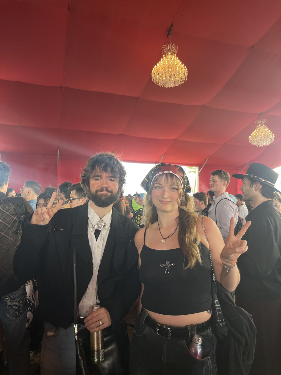 ash 🌸 tweet media