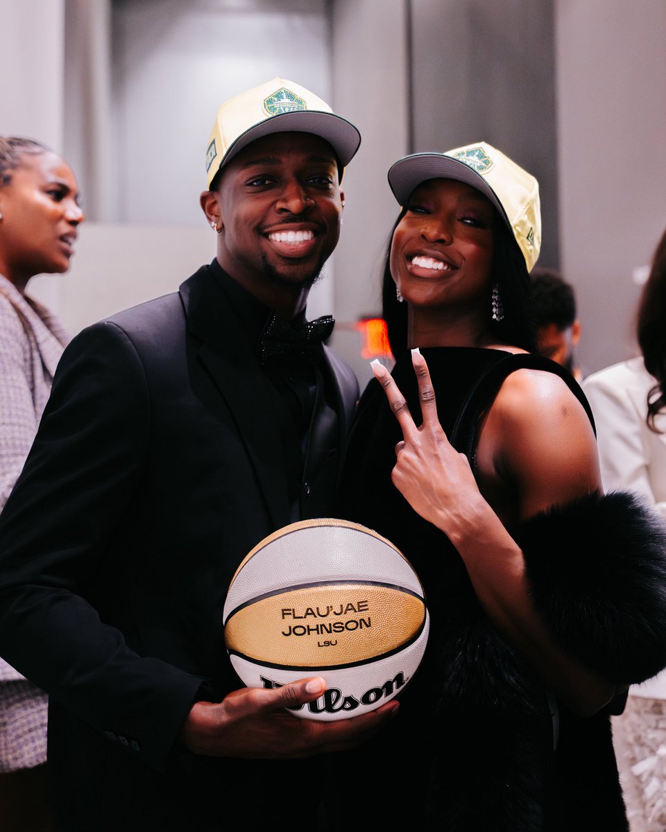 Flaujae's tweet image. God hasn’t led me wrong yet !! I’m so blessed 😩