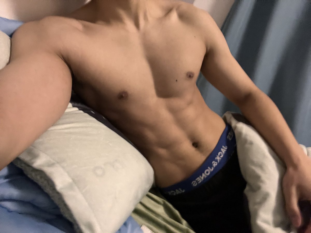 困在阴雨天 tweet media