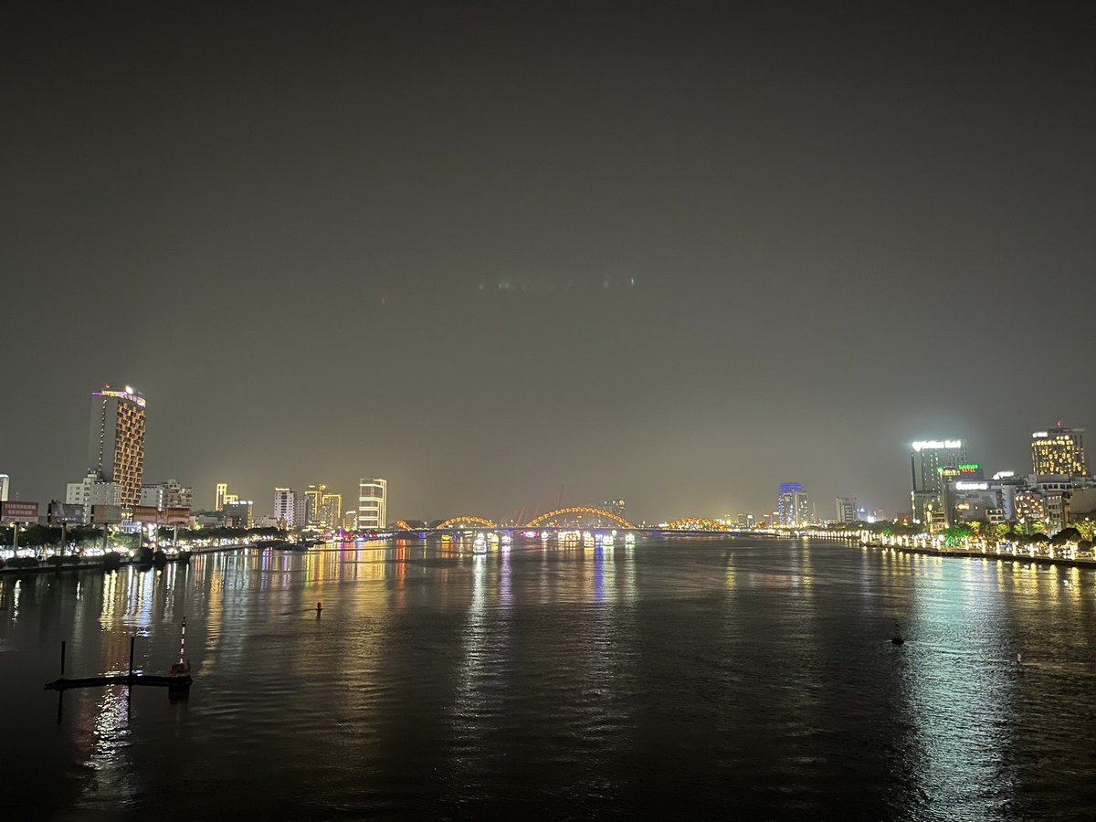yuto_1996_'s tweet photo. Hàn River🇻🇳 https://t.co/5Qd0hOrT3N