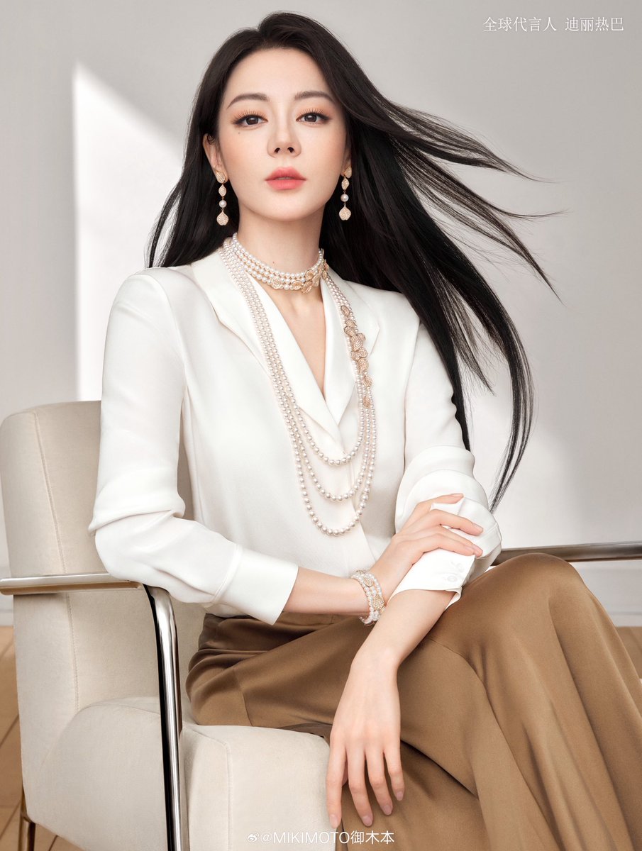 dilraba_fanclub's tweet photo. MIKIMOTO releases a new poster of the Global Brand Ambassador Dilraba.

crWeibo: MIKIMOTO御木本

#迪丽热巴 #dilraba #dilrabadilmurat #dilireba #迪麗熱巴 #ディリラバ #디리러바 #ตี๋ลี่เร่อปา https://t.co/yNpuVeEasG