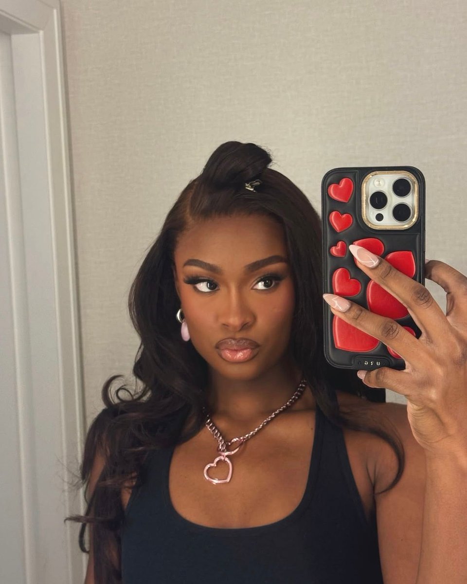 Glitter Magazine tweet media