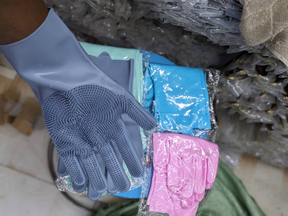 CrystalCF4's tweet image. Good morning. My hustle involves selling household items n kitchenware.
F1 Lakyrain 7pc cookware set 9999/=
F2 25pc marble silicone spoon set 2900/=
F3 Silicone washing gloves 600/= a pair
F4 Washing machine cover
☎️0117476324