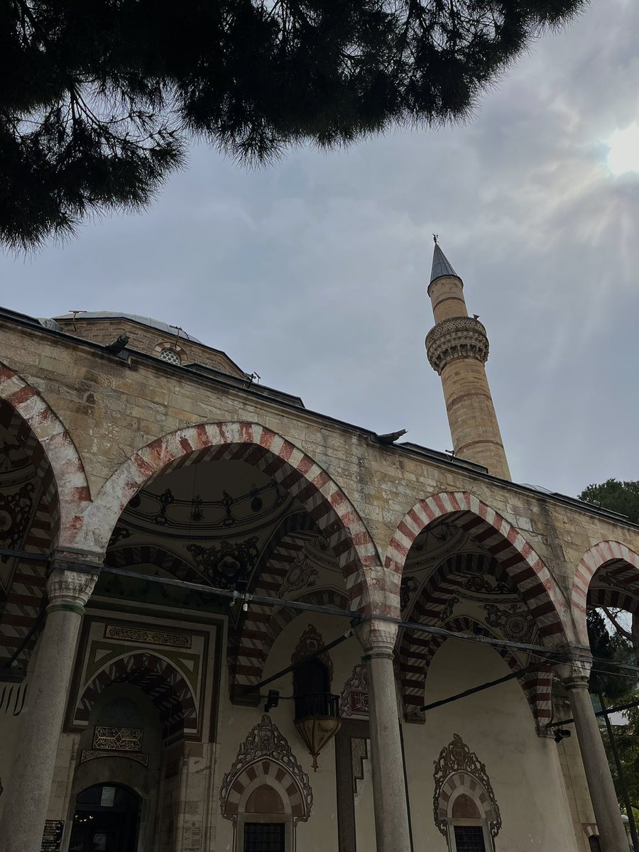 _birdemetiyilik's tweet photo. Sultan Camii, Manisa✨ https://t.co/7gv4idAhCH