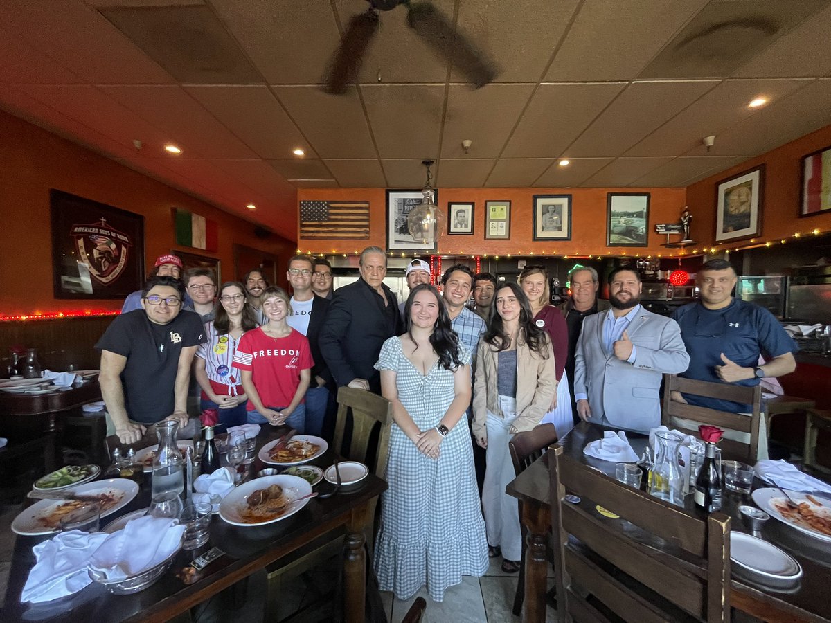 EmmaSpirescu's tweet photo. Grateful for the strong coalitions and the incredible community we’ve built 🙌🇺🇸

@TPUSAatCSULB hosted an event at our favorite local Italian spot, Basilico’s 🍝and heard from the owner, an unapologetic patriot that stood for freedom-even when the govt wanted to shut him down 🇺🇸 https://t.co/OkrjFvDse3
