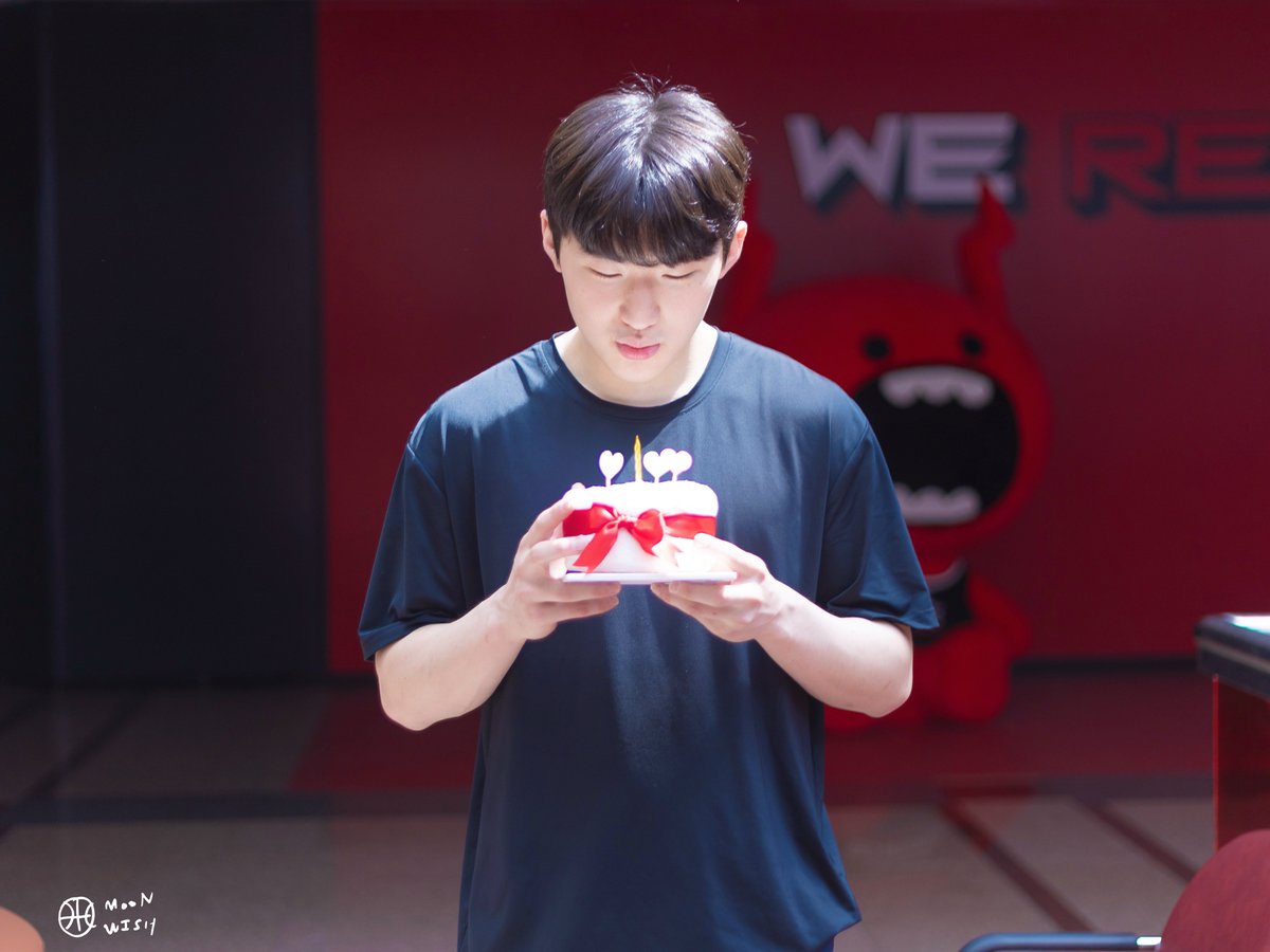 무늬씨 tweet media