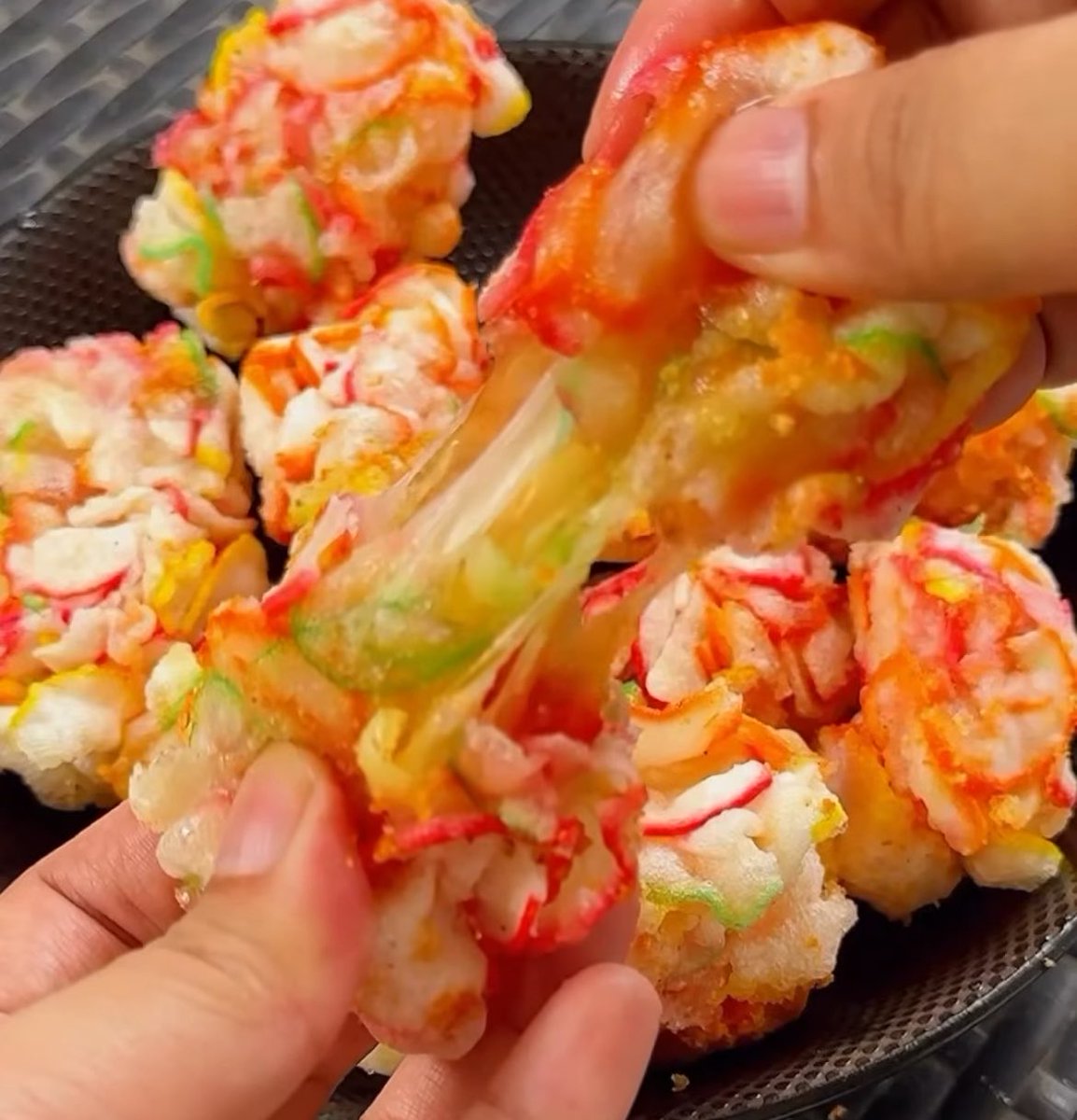 uri aegi tweet media