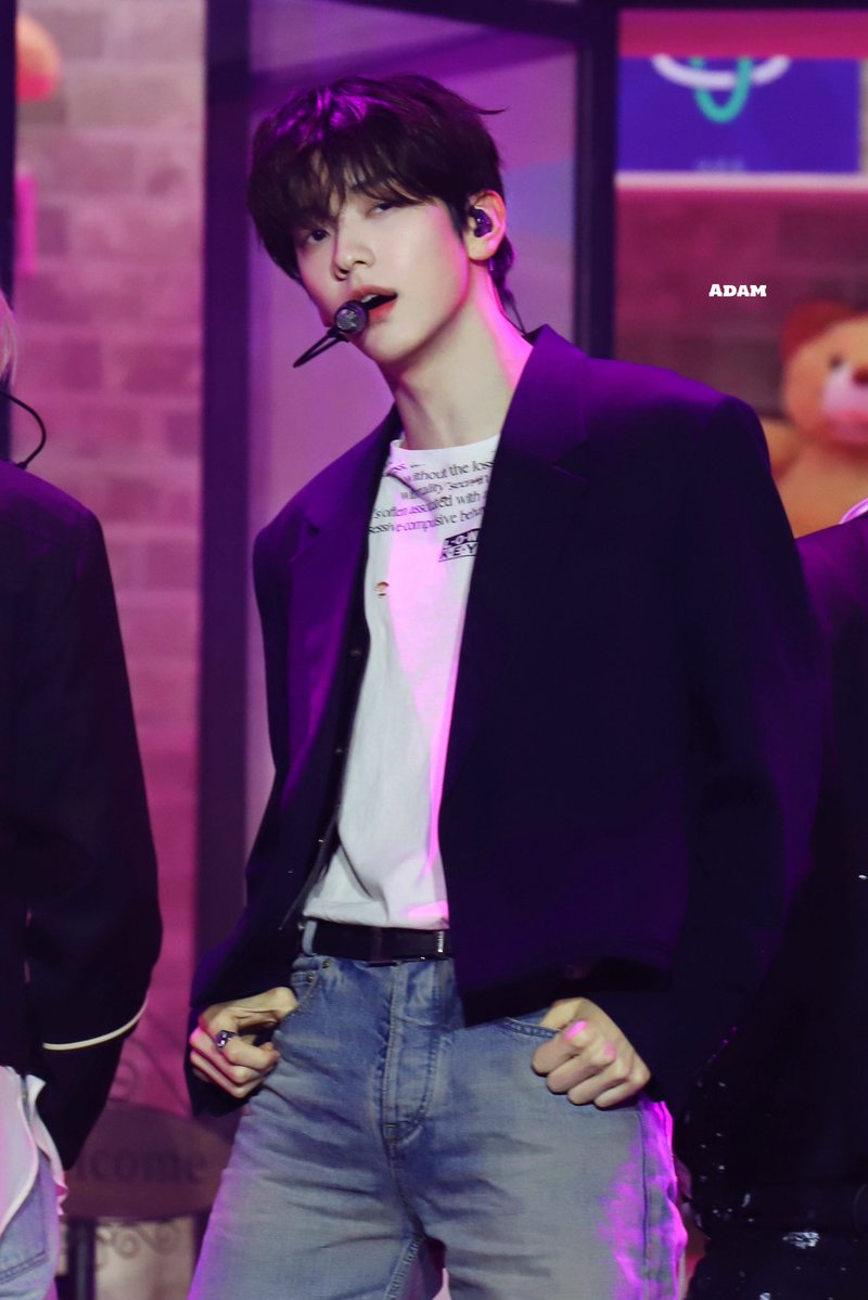 Adam_1205 tweet media