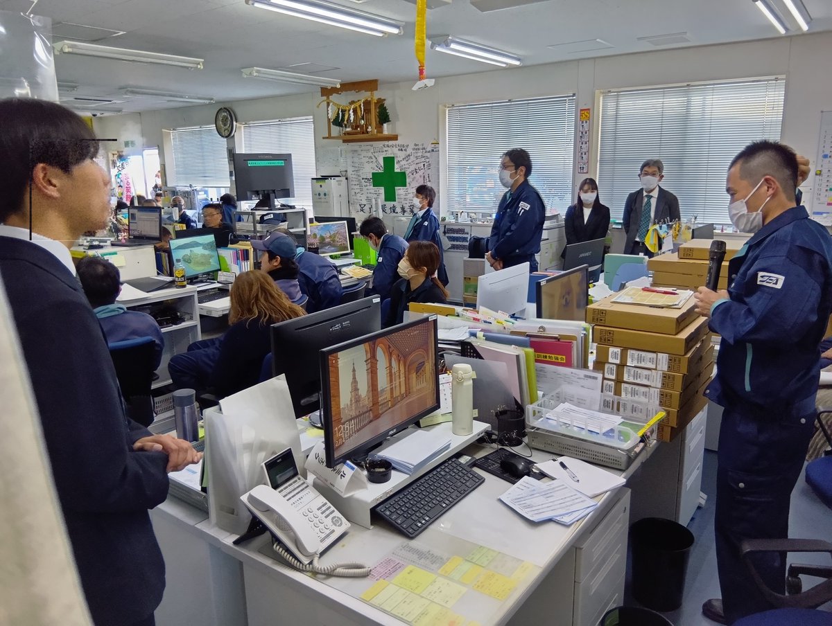 jea_mise's tweet image. 【エコドライブ講習会】
私たちはゴミ収集車を80台ほど所有🚛 ＪＡＦさまをお迎えしエコな運転を学びます🌿エコが安全にもつながることを実感🙂  jea.co.jp #ＪＡＦ #資源循環  #働く車