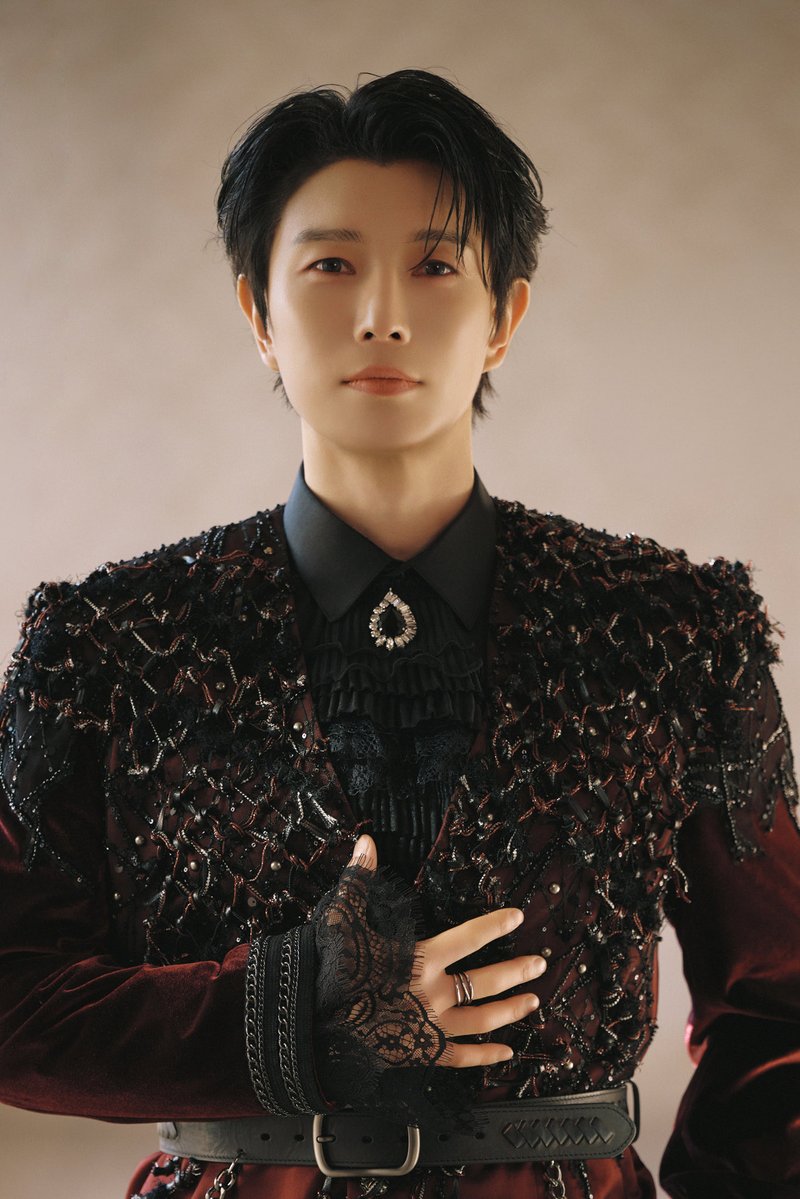 [FORESTELLA_COMEBACK]

4th Full Album <THE LEGACY>
: 🔥Armageddon🔥 Bae Doohoon Photo # 2

🎧 Release on
2026.04.23 6PM (KST)

#포레스텔라 #배두훈 #강형호 #조민규 #고우림
#THELEGACY #Armageddon
#Forestella #BaeDoohoon #KangHyungho #ChoMingyu #KoWoorim