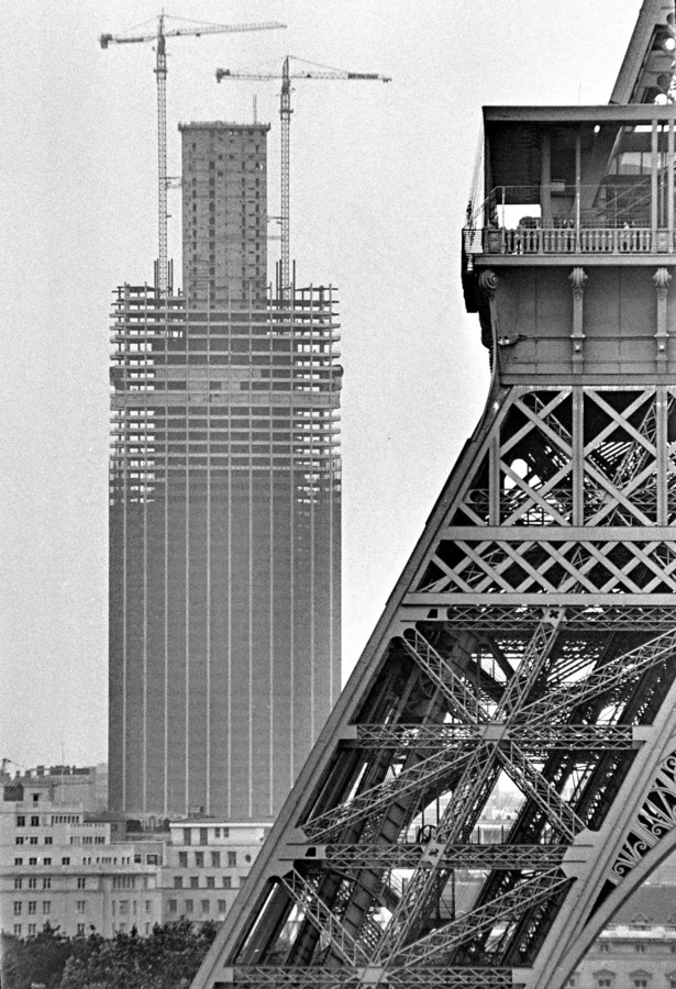 Roger-Viollet tweet media