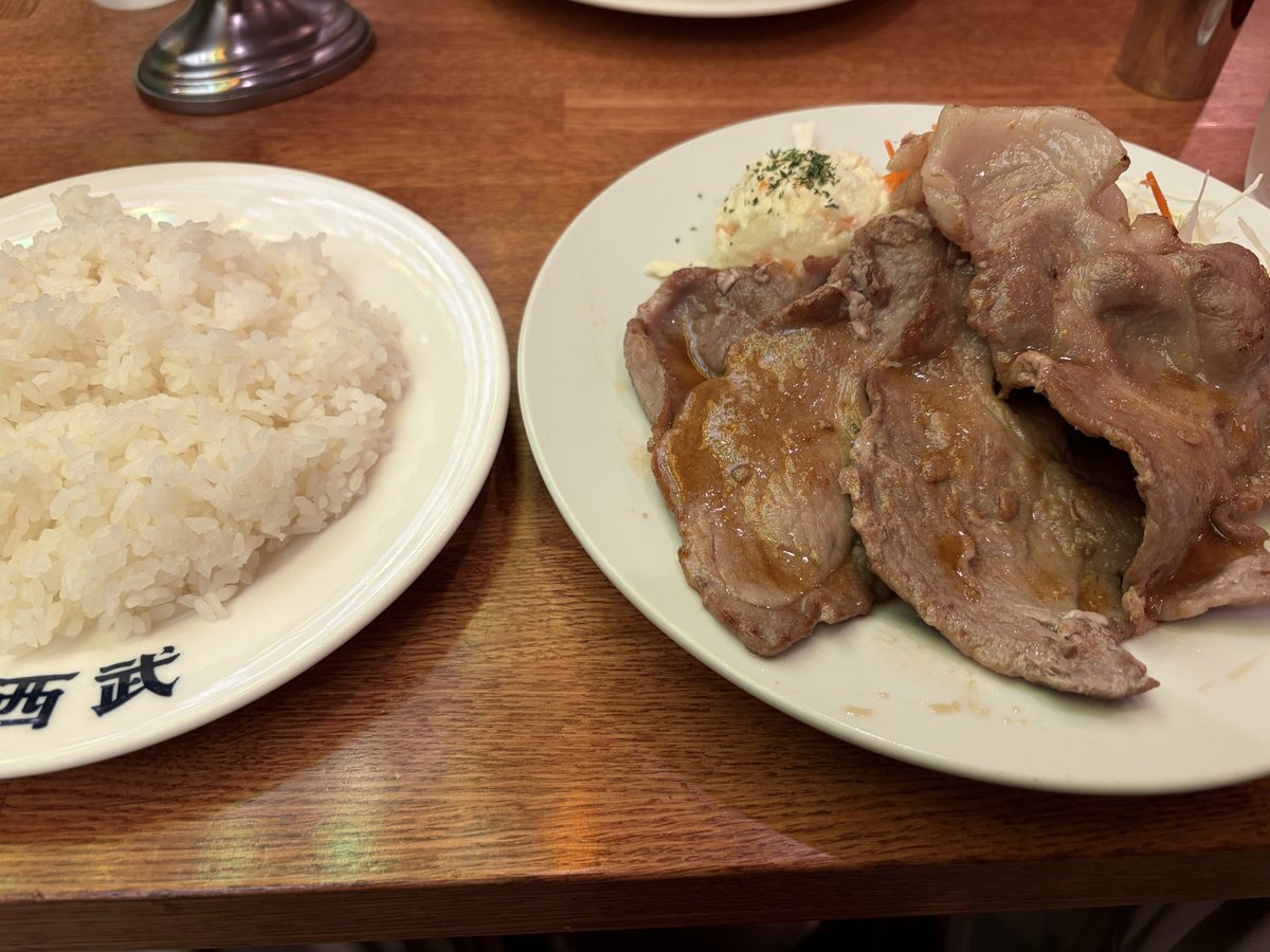 僕は今日も生姜焼きです。
本当に美味しいです。