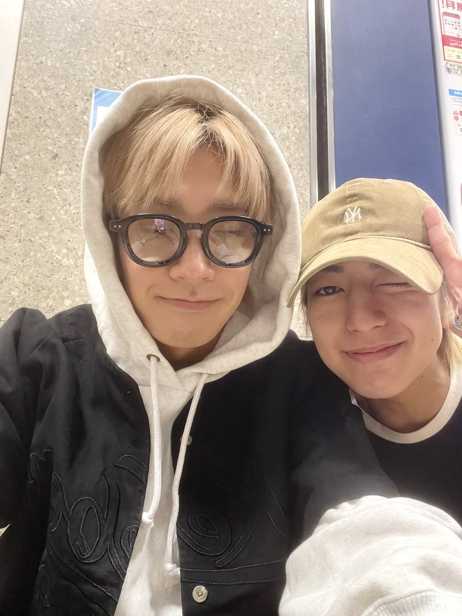 keigo_rapinz's tweet image. 格好まちげーたー？
あっつい笑
踊ってくるぜい👍

#RapiNz