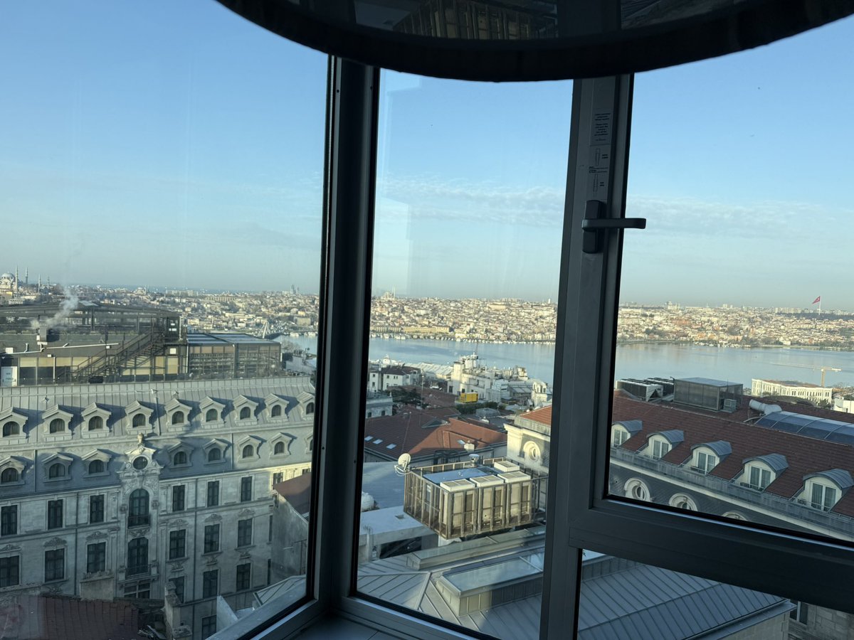 Hande_CC tweet media