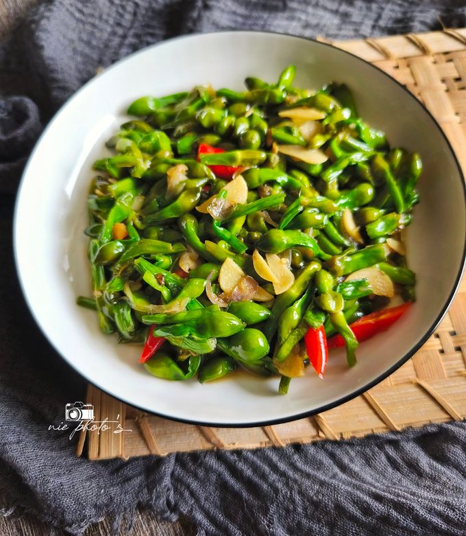 Gibran Rakaburning tweet media