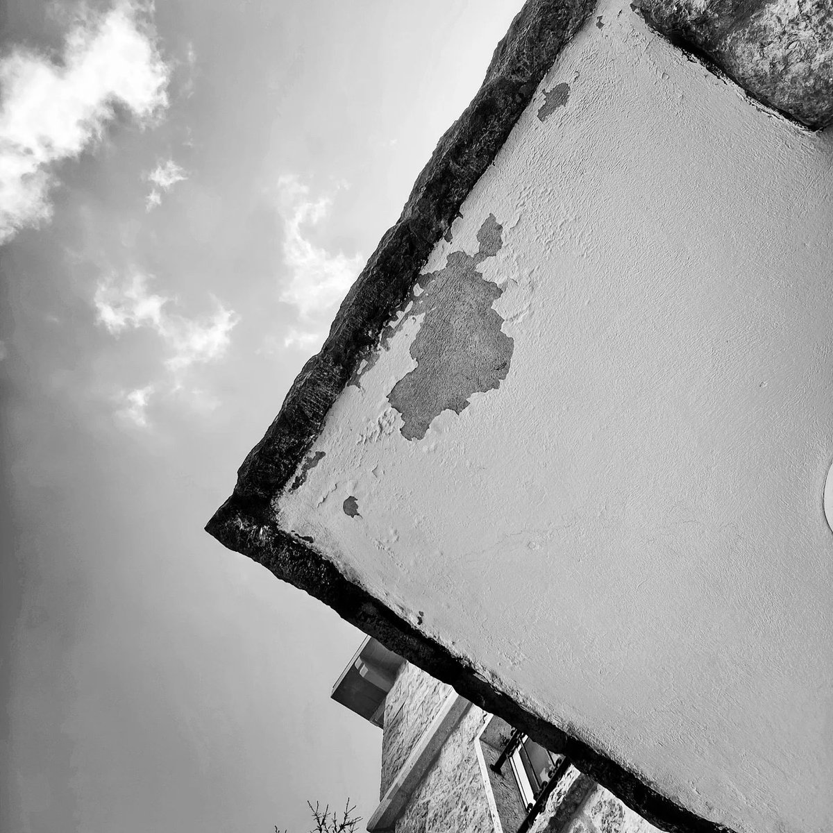 slade_core's tweet image. "Is There Anybody Out There?" 
#Minimal #UrbanDecay #PinkFloyd