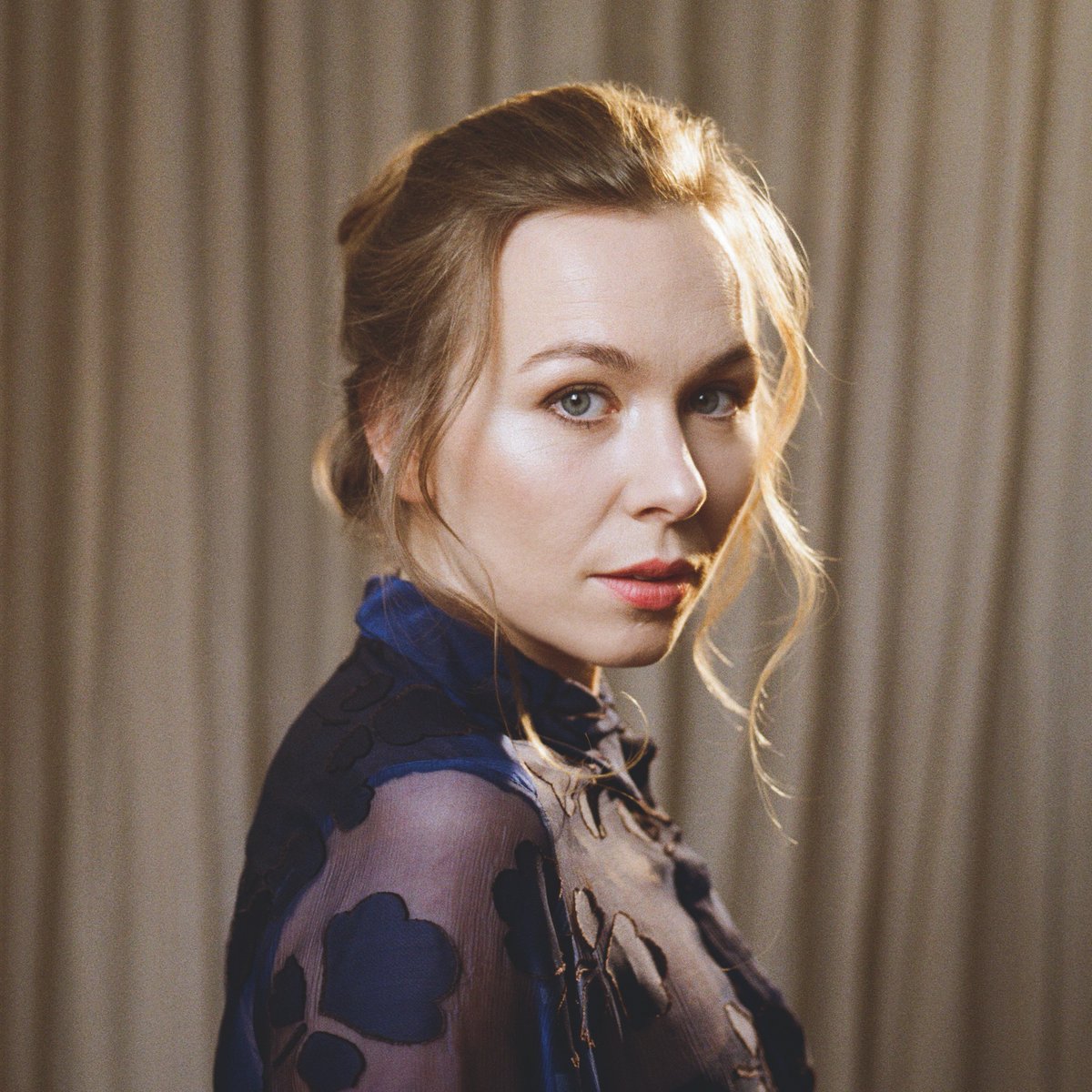 AppleClassical's tweet photo. Soprano Elsa Dreisig's new album, Invocation, is a new entry in the #AppleClassicalTop100 and is a must-listen. 

Here's what you've been streaming this week: 
https://t.co/OIy5GvfAvc https://t.co/qEjtwvPjEB