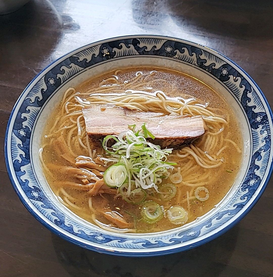 contimax's tweet photo. 斗香庵 OJIMA@太田市尾島
琥珀 魚貝の中華そば、タレカツ丼

平日11時30分満席🈵️です
全粒粉入り西山製麺旨いっす🤗
優しいスープに絡みます😀
タレカツにはマヨビーム❕🤣

美味しく頂きました😋🍴💕
ご馳走様です🥰 https://t.co/lkAmCKVzY7
