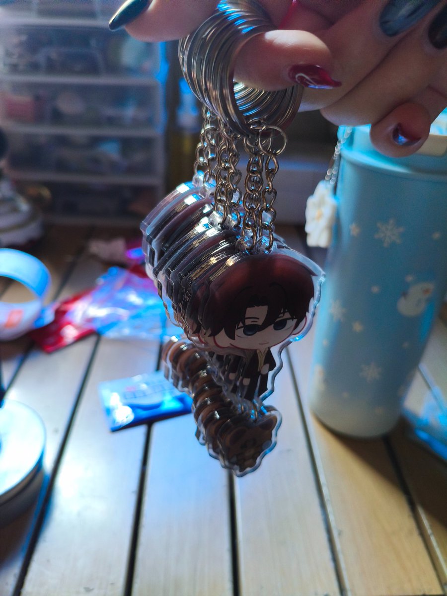 Selinanull's tweet photo. I customized some acrylic pendants for Soren, but I customized 10 at a time, which is a bit too much. I plan to keep one or two for myself and give the rest to others if I meet like-minded people.😘
#howtobreakupwithyouryandereboyfriend#Soren https://t.co/DCAIAGQZL1